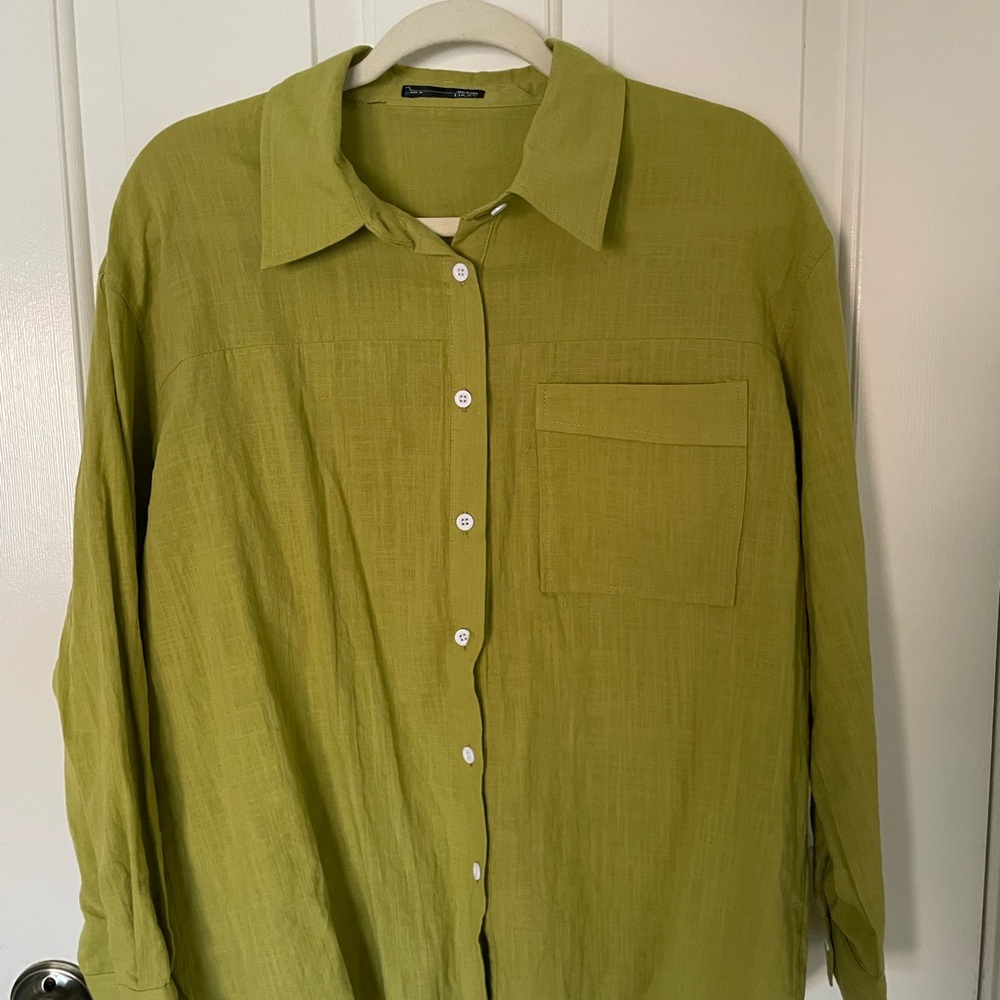 green button down